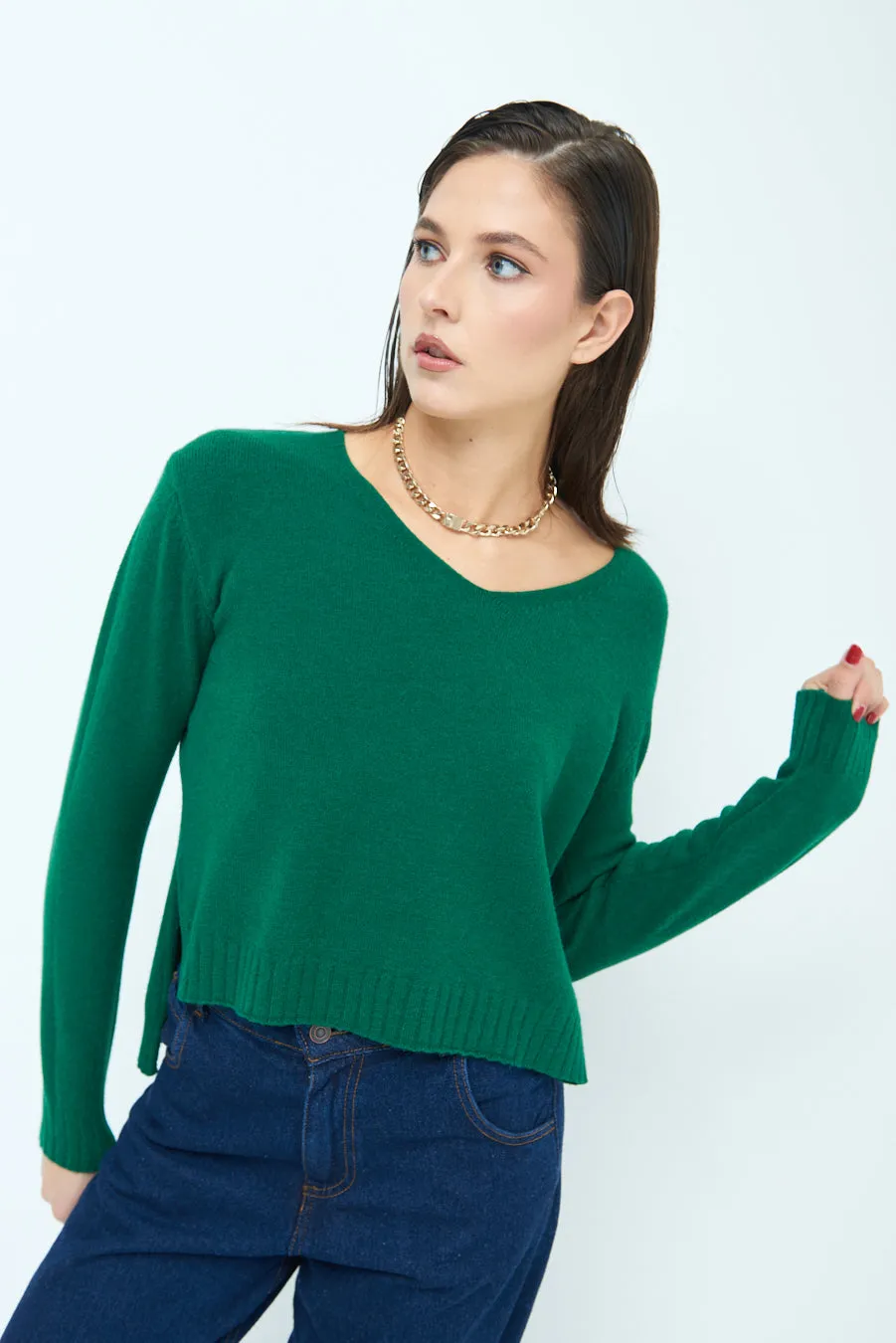 Classic v-neck knit sweater wholesale