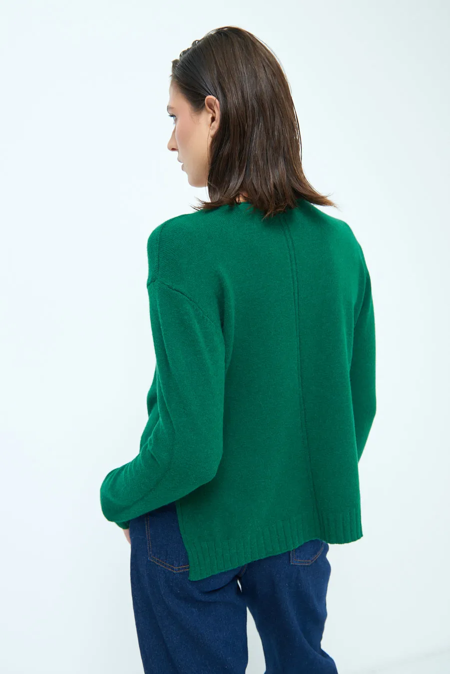 Classic v-neck knit sweater wholesale