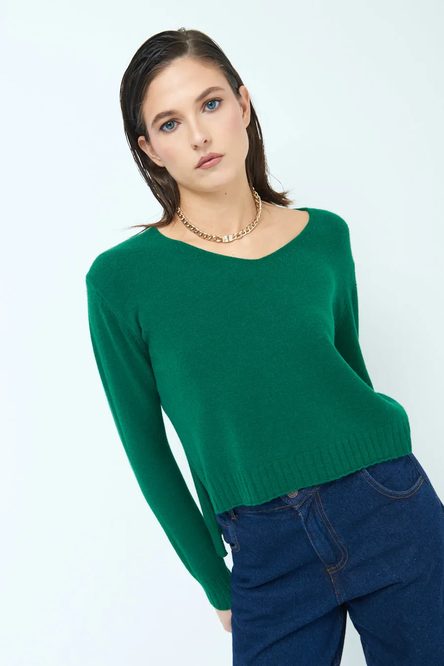 Classic v-neck knit sweater wholesale