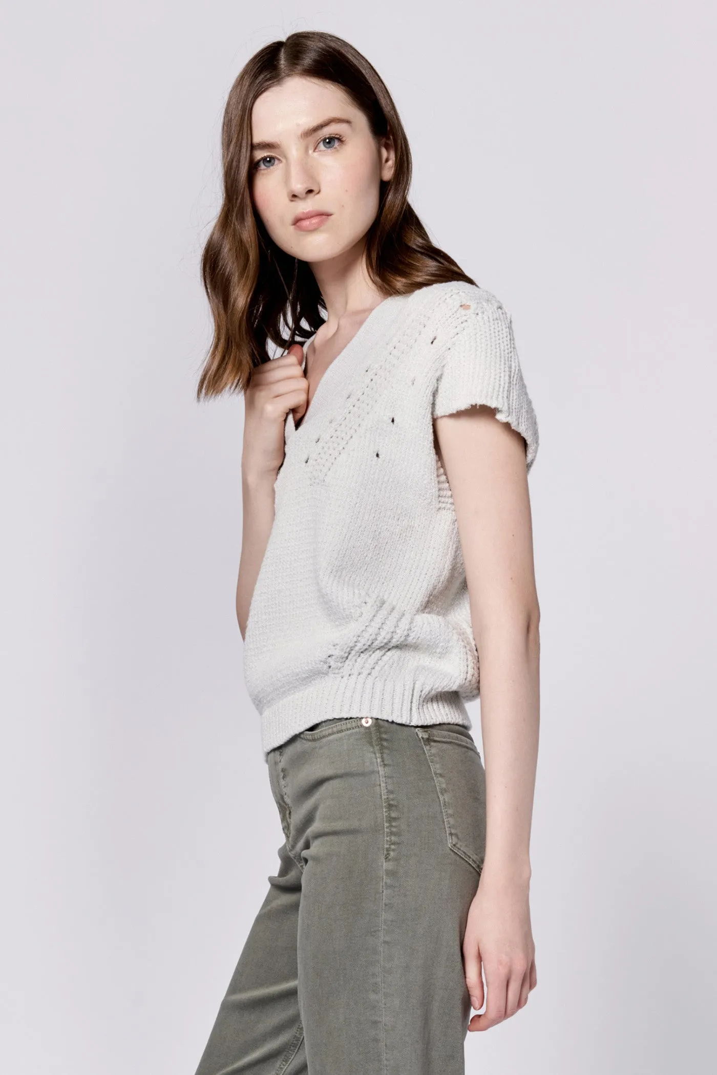 UNA V-NECK SLEEVELESS RELAXED FIT SWEATER PEARL HEATHER